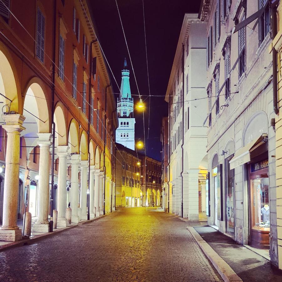 Casa Viola, Deliziosa Mansarda In Centro Storico Apartamento Modena Exterior foto